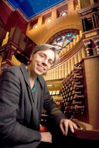 Read more about the article Interview: Gail Archer, Concert Organist