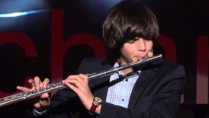 Read more about the article A Young Man Beatboxes While Playing Flute for an Incredible Ten Minutes Straight